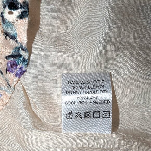 NWT Lovers + Friends | Jill Mini Eyelet Skirt in Peach Ditsy Floral | Size Small - Picture 8 of 10